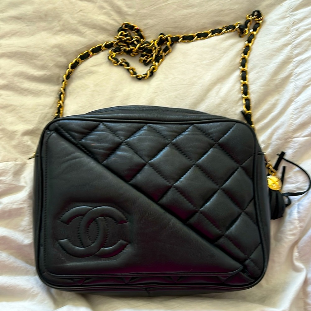 CHANEL purse- red leather lining, EXCELLENT condition!!! $4,000 brand new price